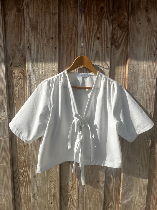 Blouse « Cherry « blanche à nouer